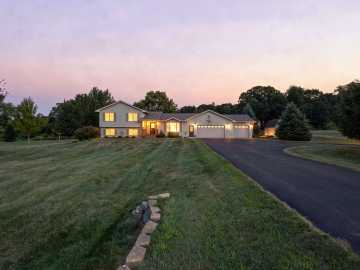 Osceola, WI: 2375 84th Avenue