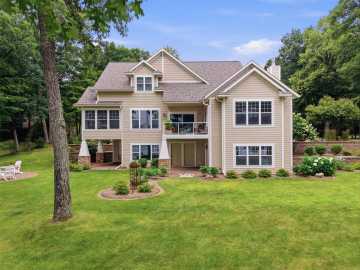 New Auburn, WI: N430 Probst Road