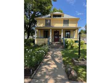 New Richmond, WI: 235 W 3rd Street