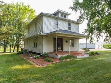 Hammond, WI: 1722 US Highway 12 