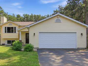 Altoona, WI: 511 S Beach Drive