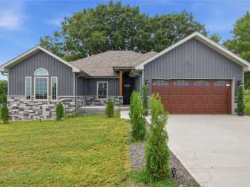 Black River Falls, WI: 1020 Spruce Street