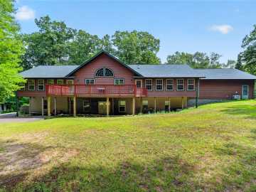 Spooner, WI: W5372 Yellowsands Drive