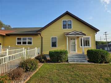 Chetek, WI: 325 Knapp Street