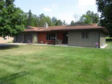 Cornell, WI: 321 Woodside Drive