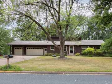 Menomonie, WI: 1121 River Heights Road