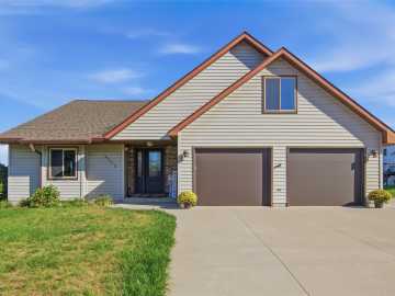 Eau Claire, WI: 4002 Oak Knoll Drive