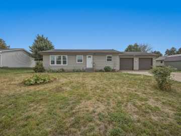 Bloomer, WI: 53 Westbrook Drive