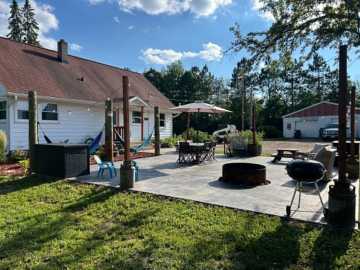 Ladysmith, WI: W8946 US Highway 8 