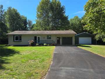 Chetek, WI: 1877 Pinewood Avenue