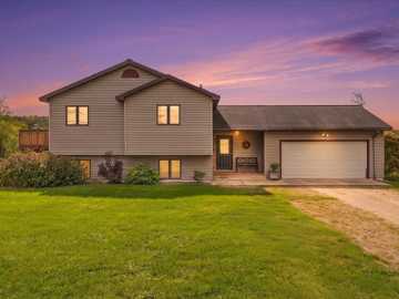 Spring Valley, WI: W4421 825th Avenue
