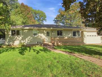 Menomonie, WI: 216 17th NE Street