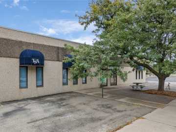 La Crosse, WI: 3437-3439 East S Avenue
