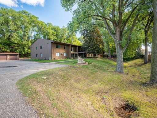Hudson, WI: 907 Coulee Road
