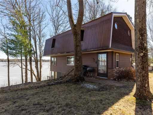 Holcombe, WI: 28511 303rd Avenue
