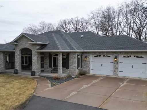 Altoona, WI: 1010 Timber View Drive